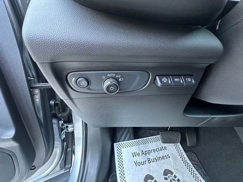 Used 2022 Buick Envision Avenir w/ Technology Package II image 18