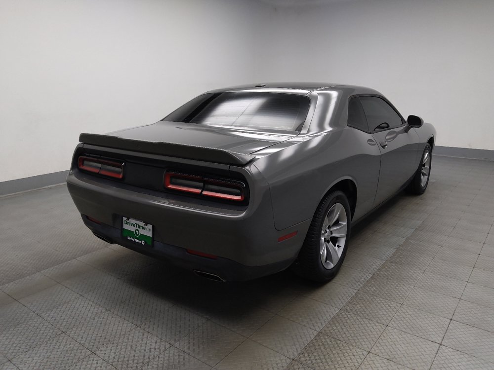 Used 2019 Dodge Challenger SXT RWD image 9