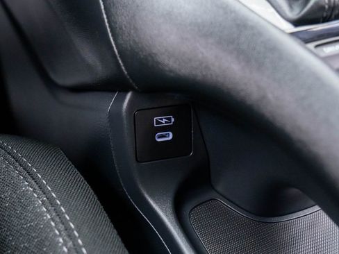 Certified 2026 Honda HR-V LX image 28