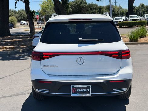 Used 2024 Mercedes-Benz EQB 250+ image 6