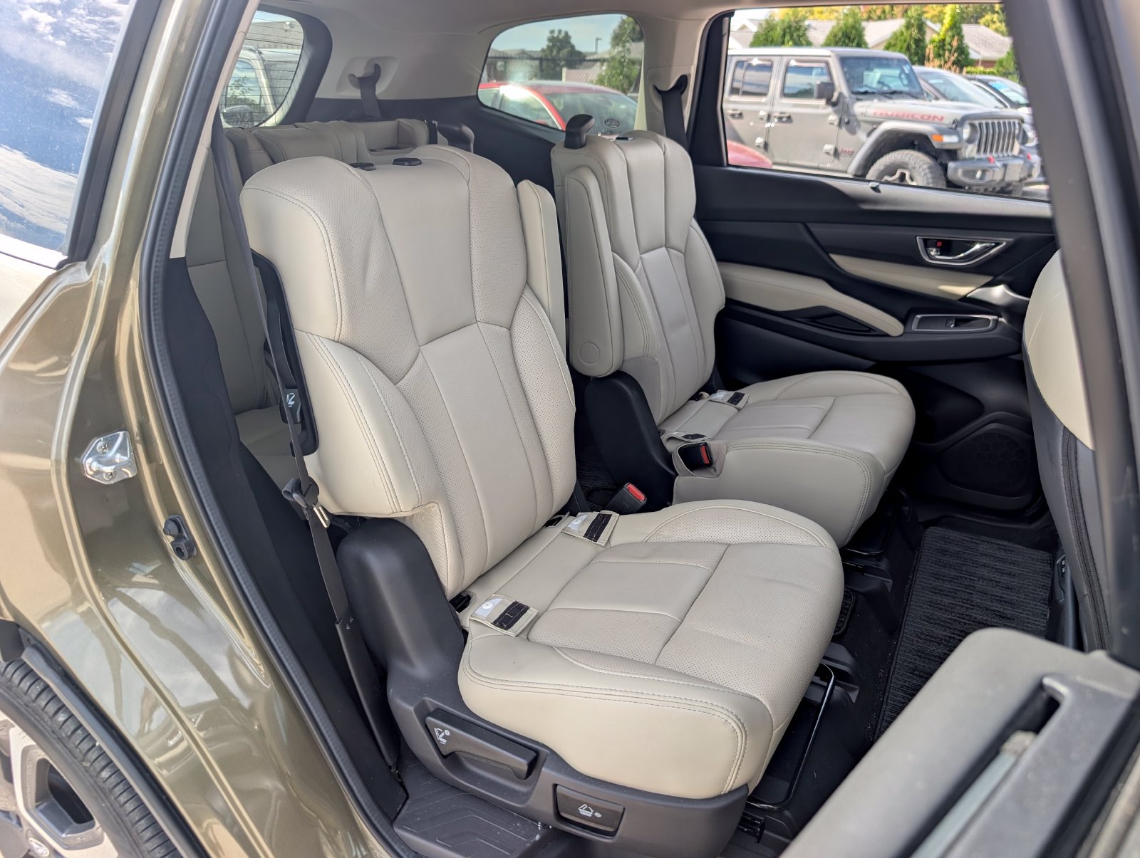 Used 2024 Subaru Ascent Limited AWD/4WD image 28