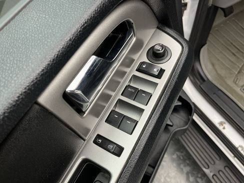 Used 2017 Ford Expedition XLT AWD/4WD image 9