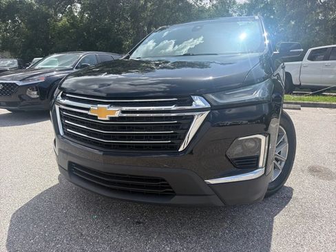 Used 2023 Chevrolet Traverse LT FWD image 3