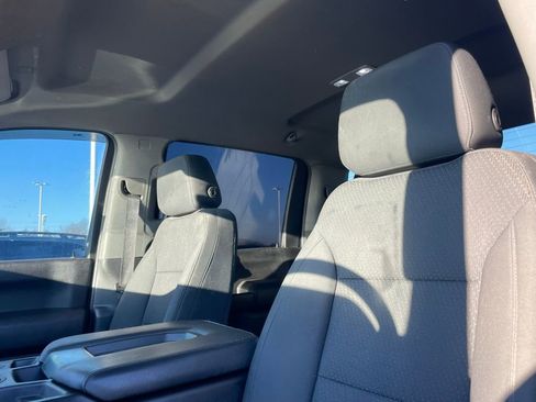 Used 2021 Chevrolet Silverado 2500 Custom w/ Custom Value Package image 7