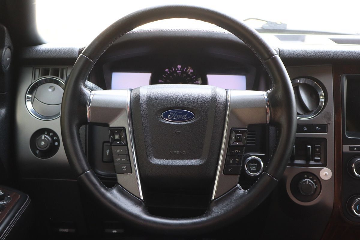 Used 2016 Ford Expedition Platinum AWD/4WD image 18