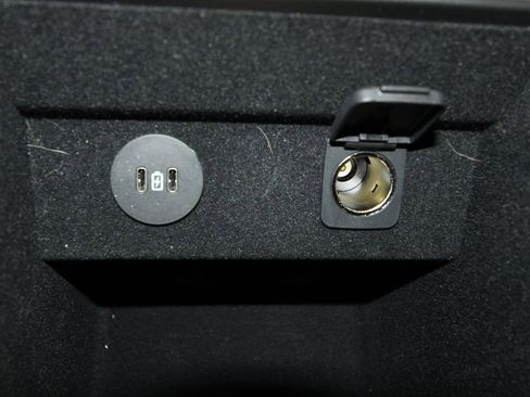 Used 2025 Lincoln Nautilus Premier image 23