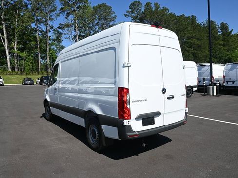 Used 2025 Mercedes-Benz Sprinter 2500 image 4
