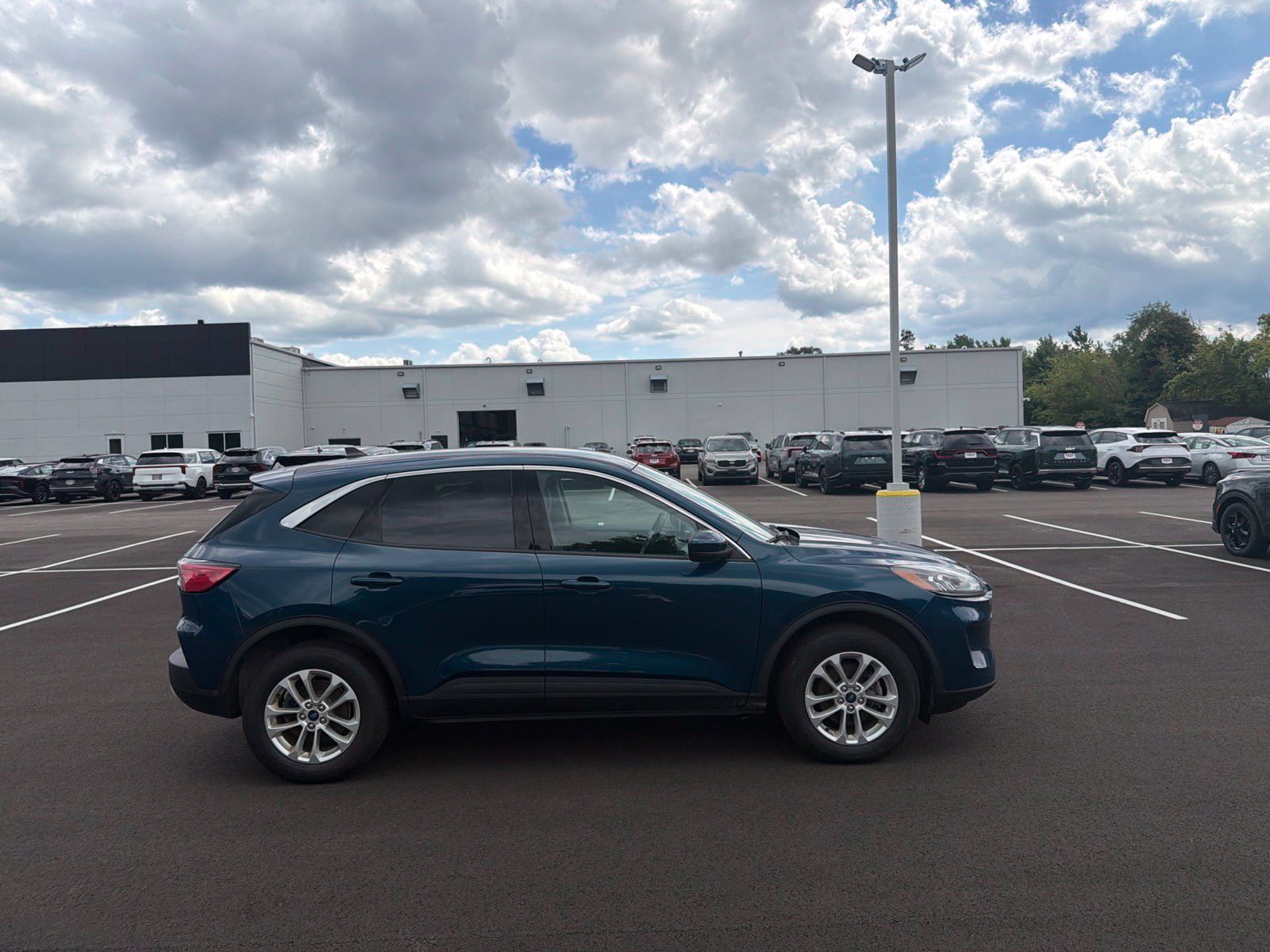Used 2020 Ford Escape SE AWD/4WD image 4
