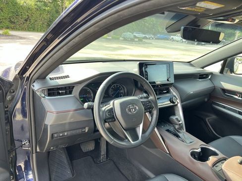 Used 2022 Toyota Venza XLE AWD/4WD image 10