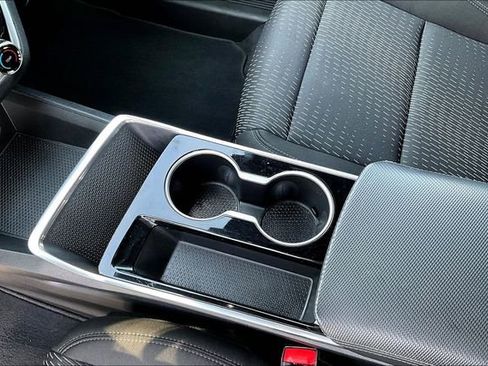 Used 2025 Chevrolet Equinox LT image 18