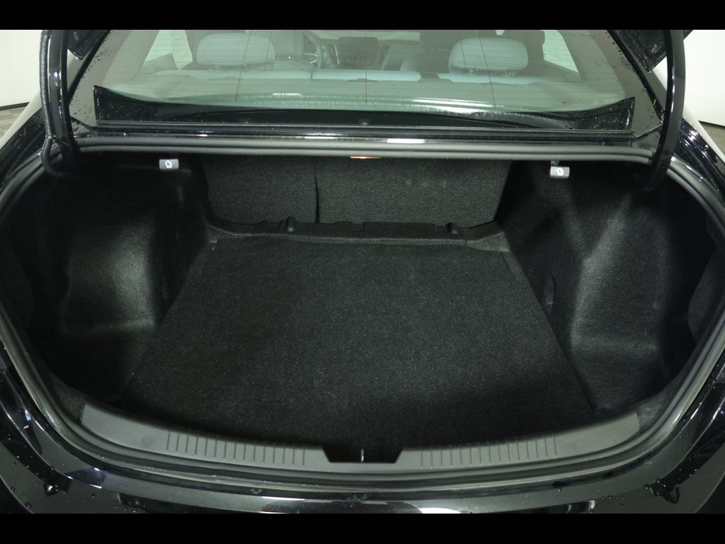 Used 2025 Chevrolet Malibu LT FWD image 11