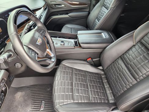 Certified 2023 Cadillac Escalade Sport Platinum w/ LPO, Floor Liner Package AWD/4WD image 11