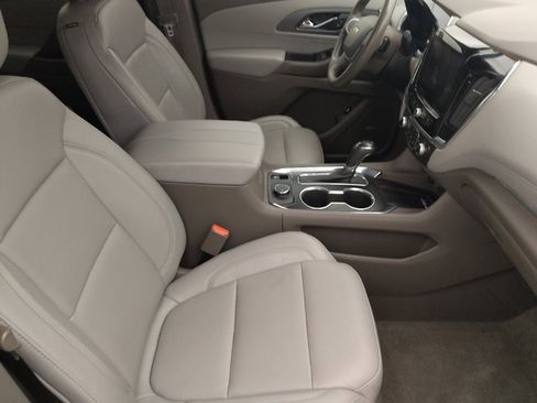 Used 2018 Chevrolet Traverse Premier w/ Driver Confidence II Package FWD image 21