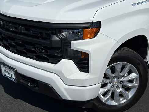 Used 2025 Chevrolet Silverado 1500 Custom RWD image 3