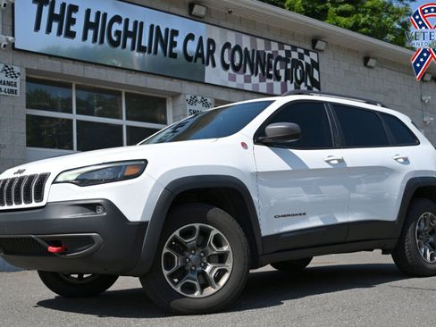 Used 2020 Jeep Cherokee Trailhawk AWD/4WD image 1