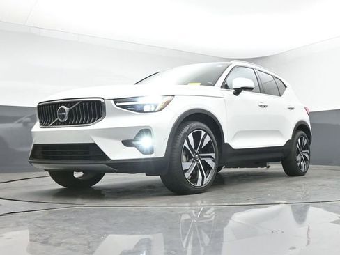 Used 2024 Volvo XC40 B5 Plus w/ Climate Package AWD/4WD image 13