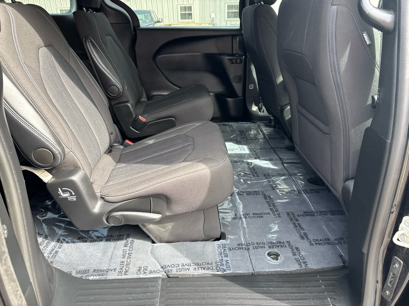 Used 2024 Chrysler Pacifica Touring FWD image 14