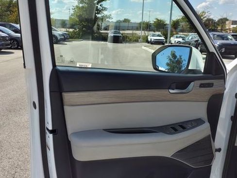 Used 2021 Hyundai Palisade Limited image 17