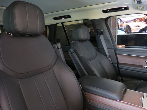 Used 2025 Land Rover Range Rover SE AWD/4WD image 26