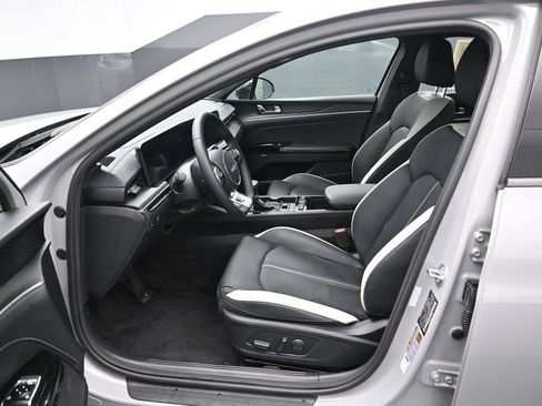 Used 2025 Kia K5 GT-Line w/ GT-Line Premium Package AWD/4WD image 9