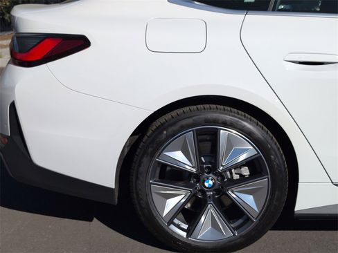 New 2026 BMW i4 xDrive40i image 20