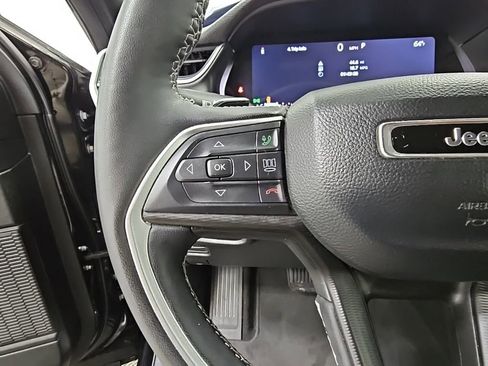 Used 2024 Jeep Grand Cherokee L Laredo image 30