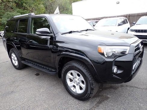 Used 2020 Toyota 4Runner SR5 image 9