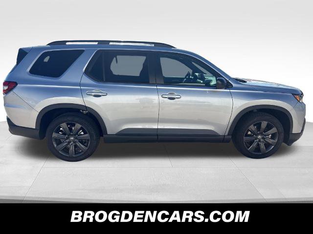 New 2026 Honda Pilot Sport image 2