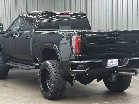 Used 2026 GMC Sierra 2500 AT4 AWD/4WD image 3