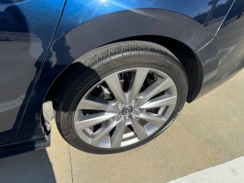 Used 2021 MAZDA MAZDA3 s image 8