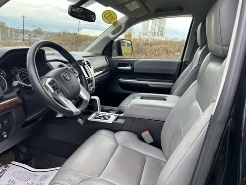 Used 2015 Toyota Tundra Limited w/ Limited Premium Package image 36