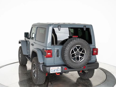 Used 2024 Jeep Wrangler Rubicon image 16