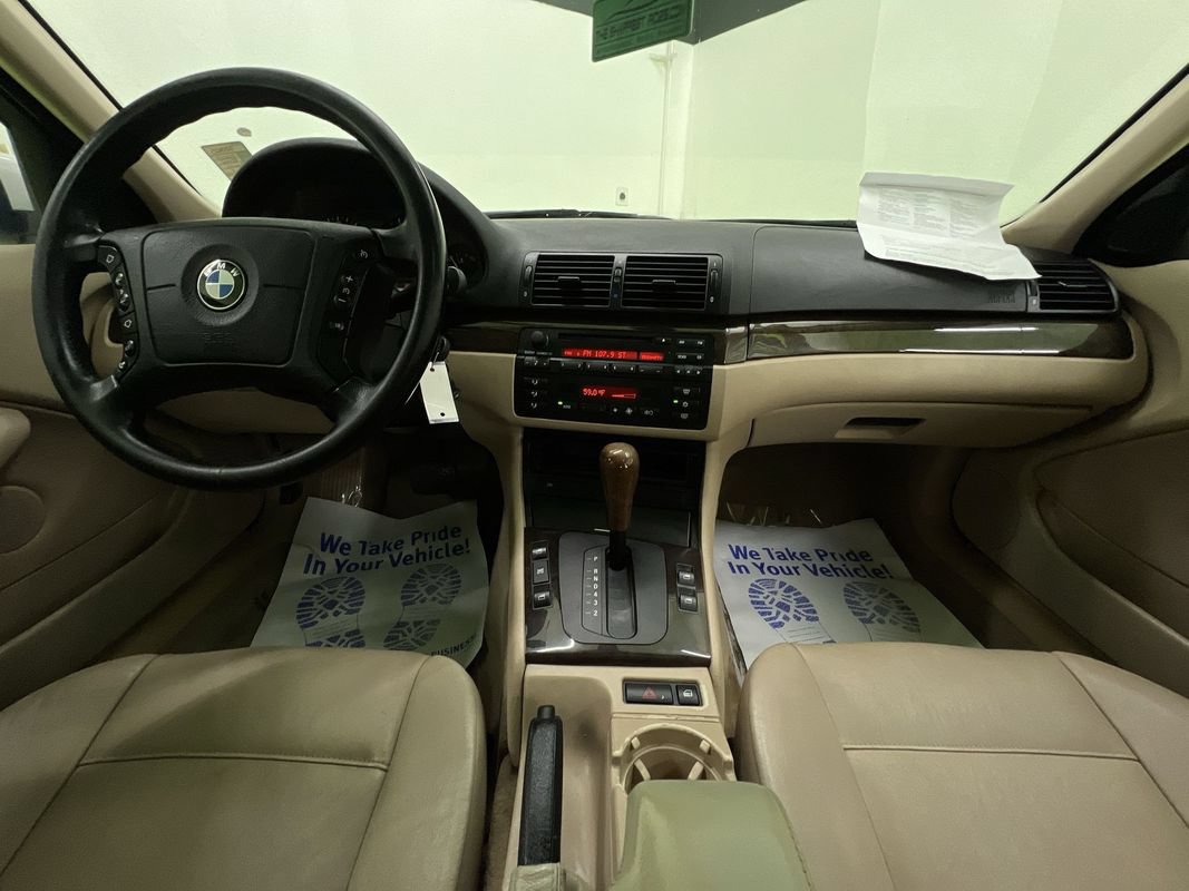 Used 2000 BMW 328i Sedan RWD image 17