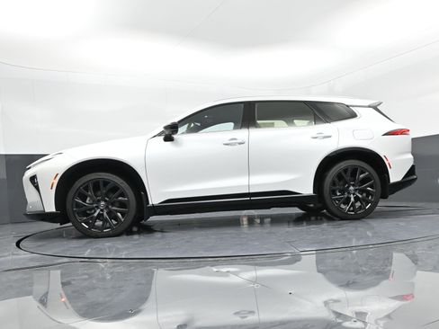 New 2025 Toyota Crown Signia image 27