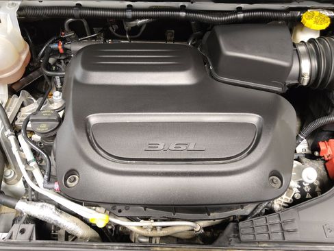 Used 2024 Chrysler Voyager LX FWD image 30