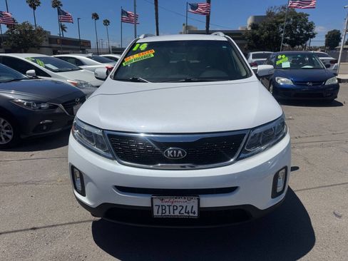 Used 2014 Kia Sorento LX FWD image 3