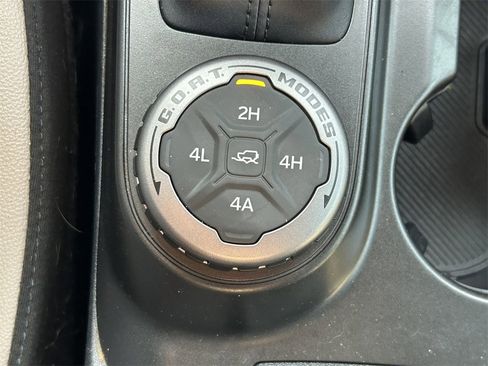 Used 2023 Ford Bronco Wildtrak image 38