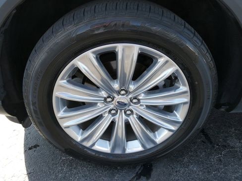 Used 2020 Ford Explorer Limited image 10