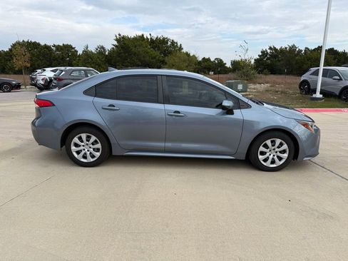 Used 2022 Toyota Corolla LE w/ Carpet Mat Package (TMS) image 4