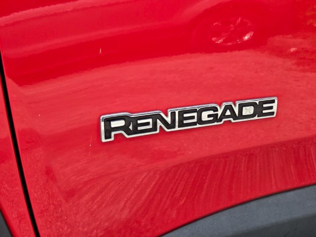 Used 2015 Jeep Renegade Latitude w/ Popular Equipment Group AWD/4WD image 4