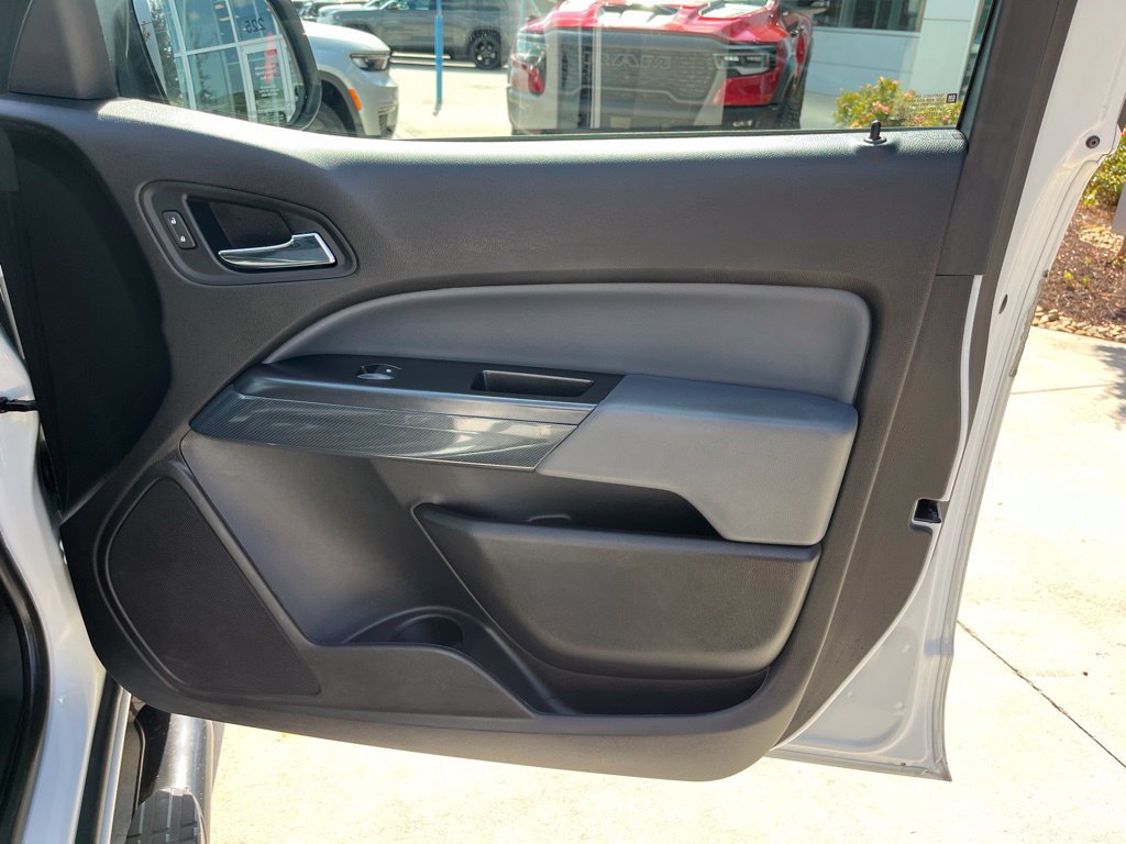 Used 2021 Chevrolet Colorado Z71 w/ Safety Package AWD/4WD image 32