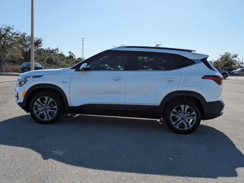 Certified 2023 Kia Seltos S w/ Navigation Package image 8