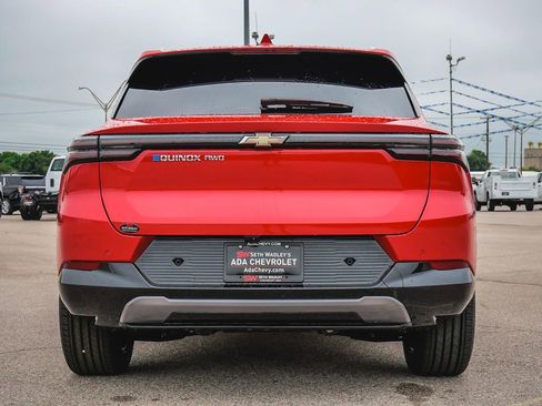 New 2024 Chevrolet Equinox EV LT image 12