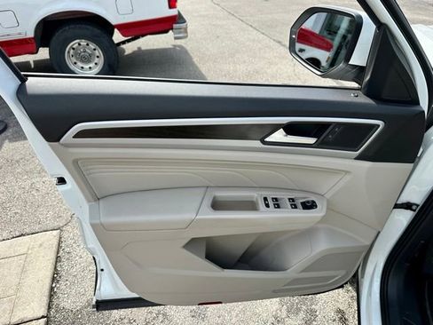 Certified 2023 Volkswagen Atlas SE FWD image 10