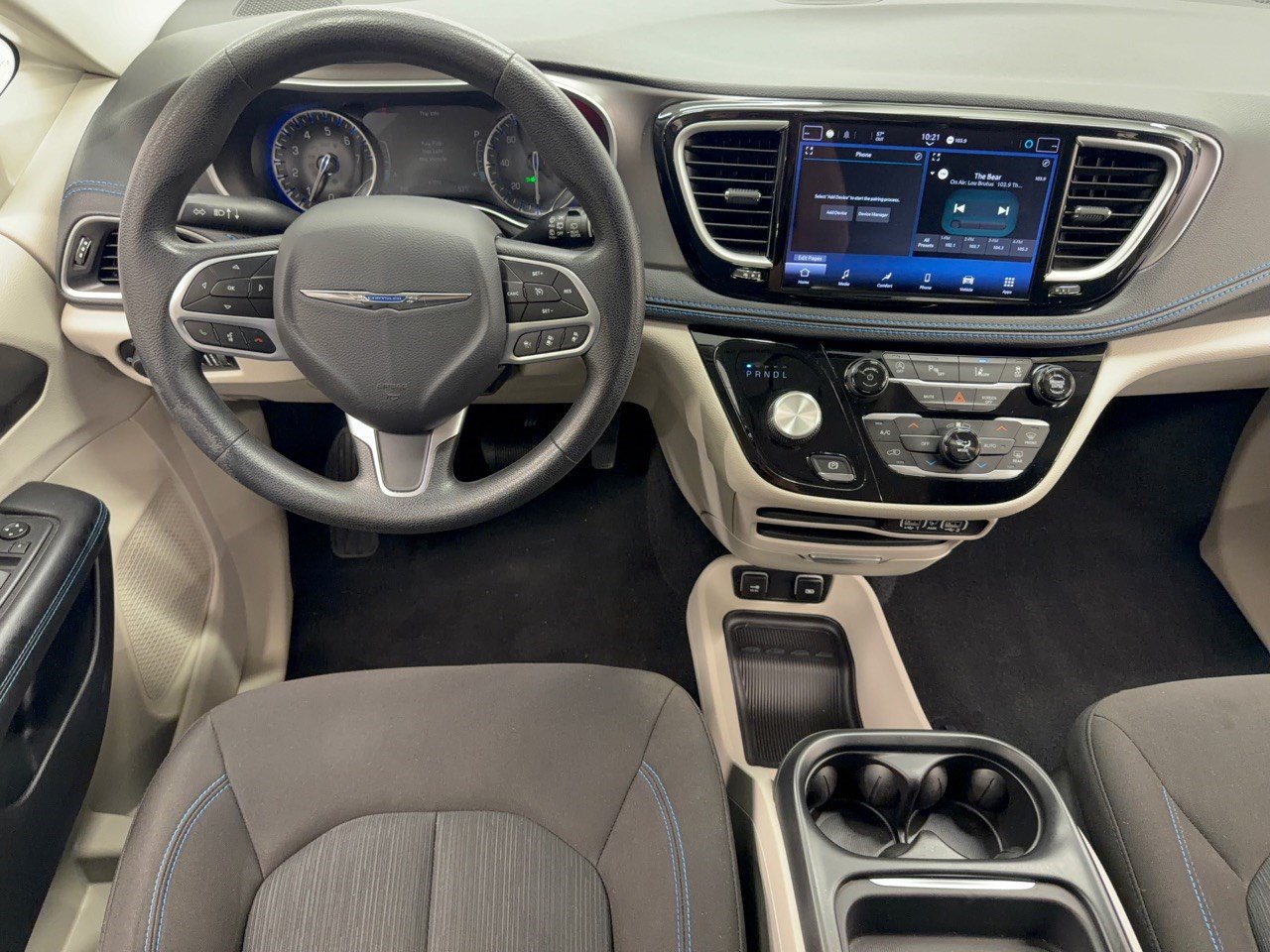 Used 2021 Chrysler Pacifica Touring FWD image 17