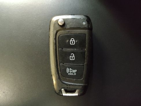 Used 2022 Hyundai Venue SEL FWD image 32