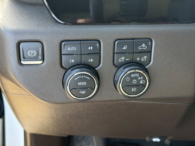 Used 2023 Chevrolet Silverado 1500 LTZ w/ LTZ Convenience Package II AWD/4WD image 27