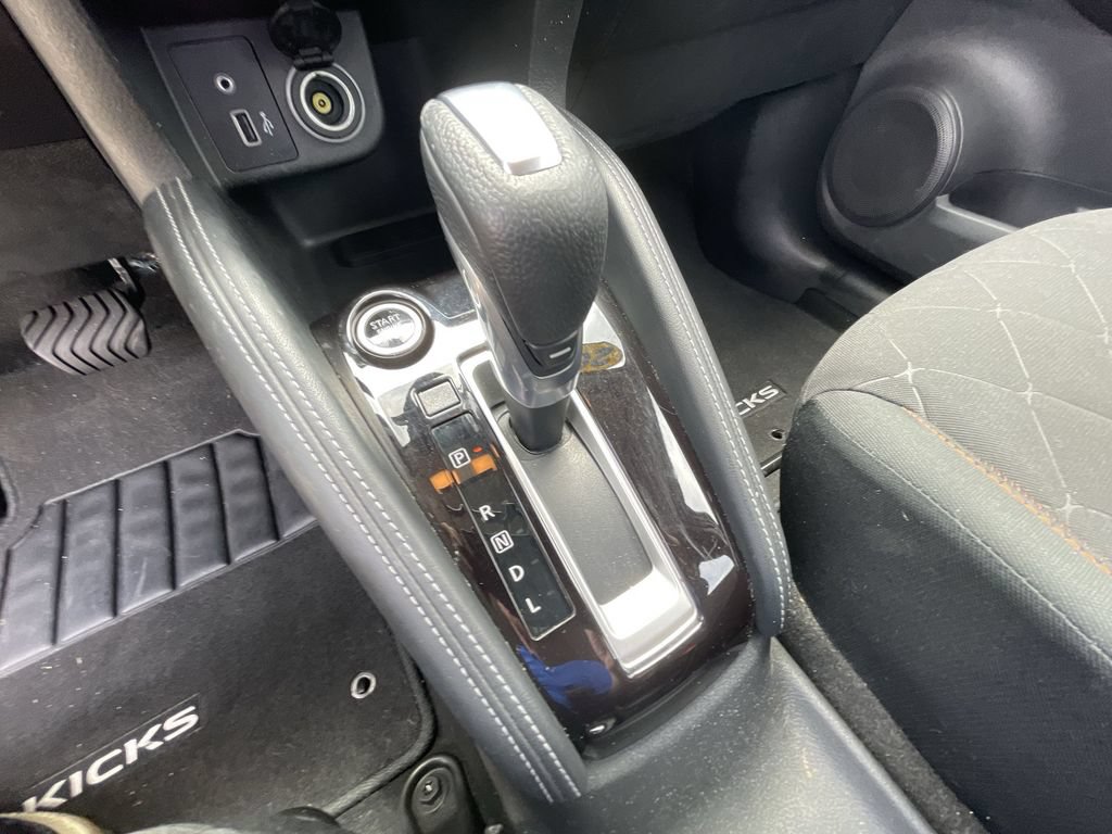 Used 2020 Nissan Kicks SR FWD image 16