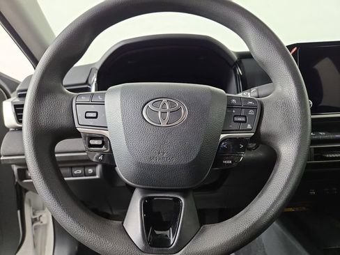 Used 2025 Toyota Camry LE image 21