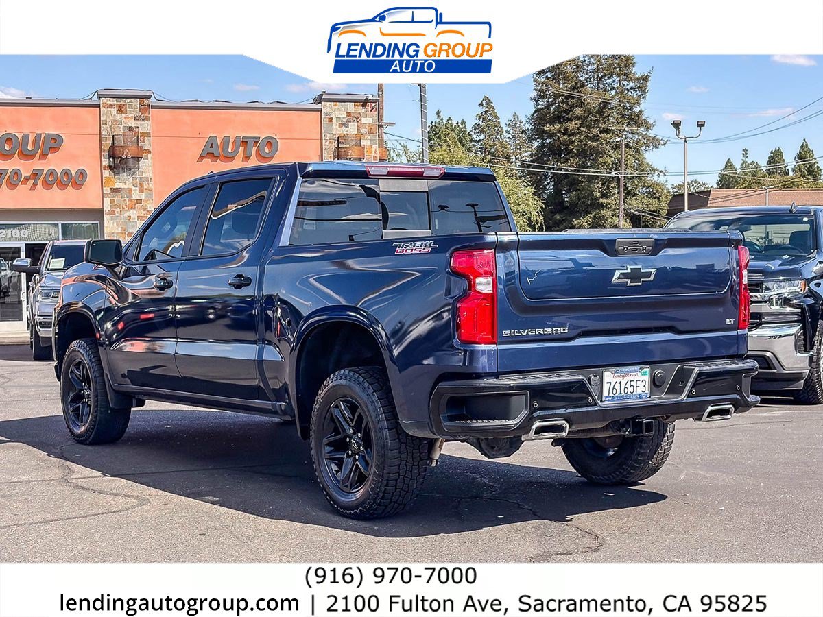 Used 2021 Chevrolet Silverado 1500 LT Trail Boss w/ Convenience Package II AWD/4WD image 2